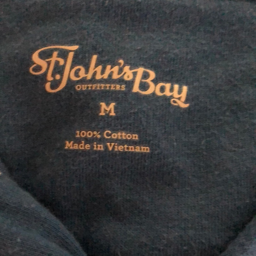 Short sleeved pullover shirt.